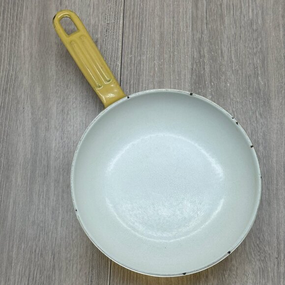Vtg Descoware Skillet Saucepan Enameled Cast Iron Dishwasher Safe Round Yellow - Picture 3 of 10